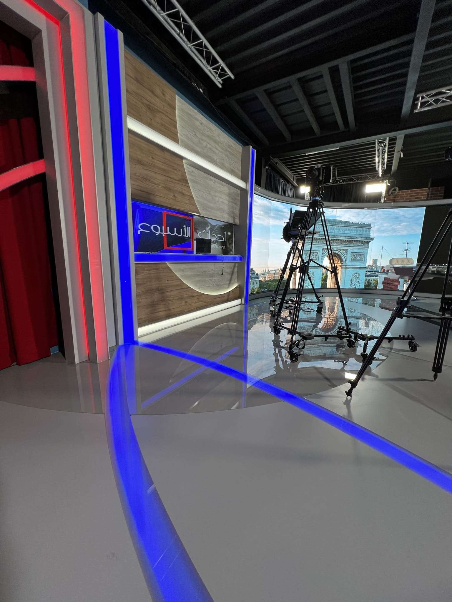 tv studio,tv studio paris,tv studio istanbul,narrow tv studio design,Algerian tv studio,small tv studio,tv studio design,tvstudio installation,tv studio implementation